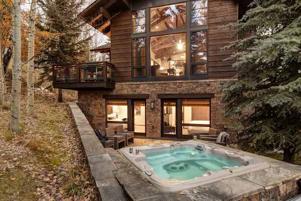 Abode at Fox Run, luxury Granite Ridge ski home, private hot tub