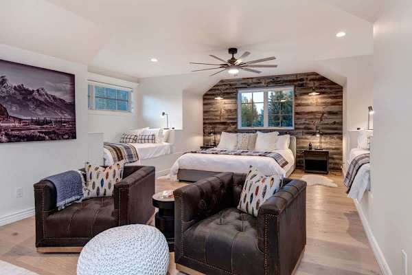 Abode at Palomino Ridge, amazing views, hiking trails, private porch