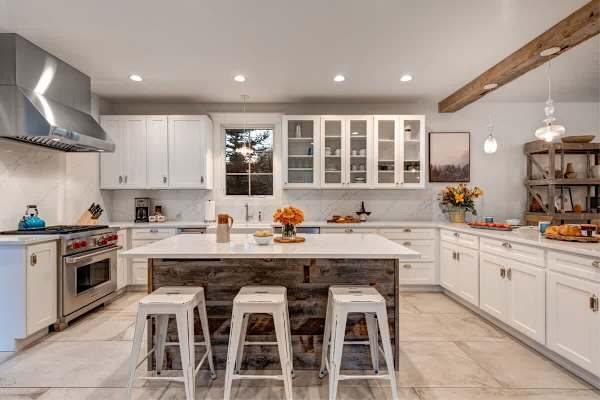 Abode at Palomino Ridge, amazing views, hiking trails, private porch