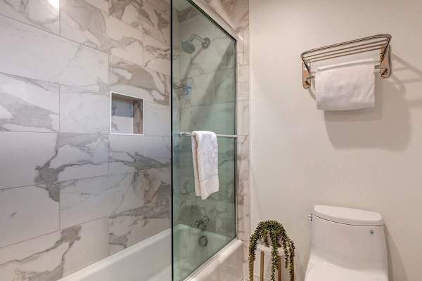Abode at Palomino Ridge, amazing views, hiking trails, private porch