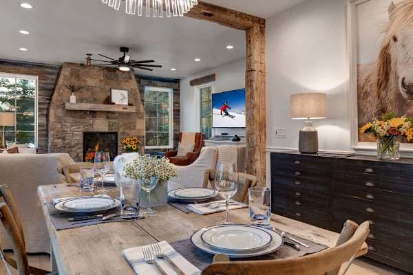 Abode at Palomino Ridge, amazing views, hiking trails, private porch