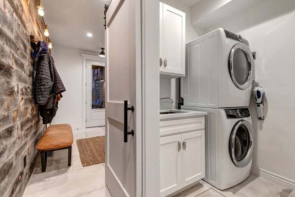 Abode at Palomino Ridge, amazing views, hiking trails, private porch
