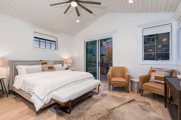 Abode at Palomino Ridge, amazing views, hiking trails, private porch
