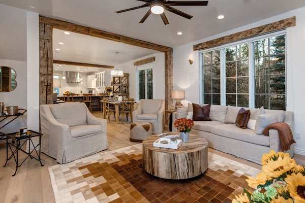 Abode at Palomino Ridge, amazing views, hiking trails, private porch