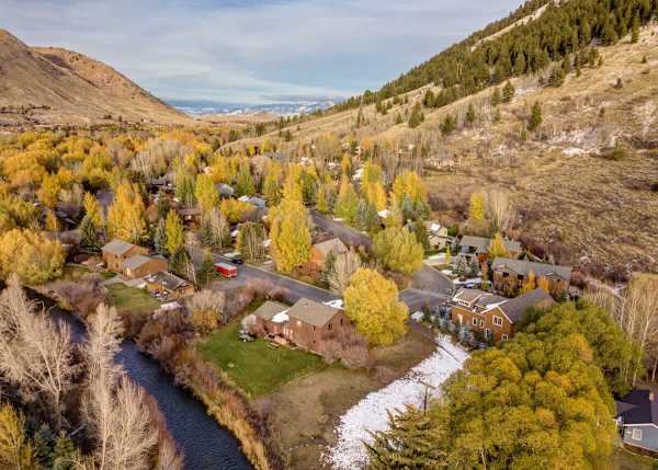 Abode at Palomino Ridge, amazing views, hiking trails, private porch
