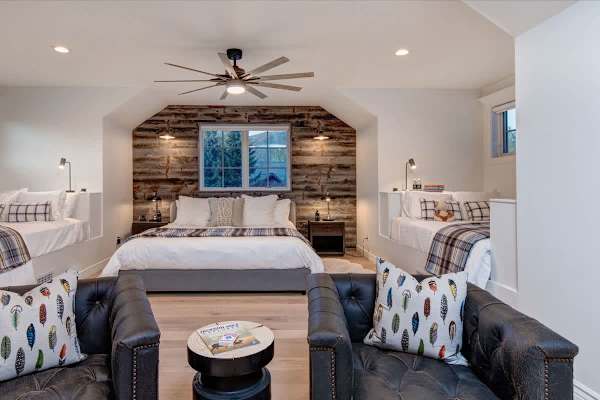 Abode at Palomino Ridge, amazing views, hiking trails, private porch