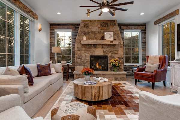 Abode at Palomino Ridge, amazing views, hiking trails, private porch