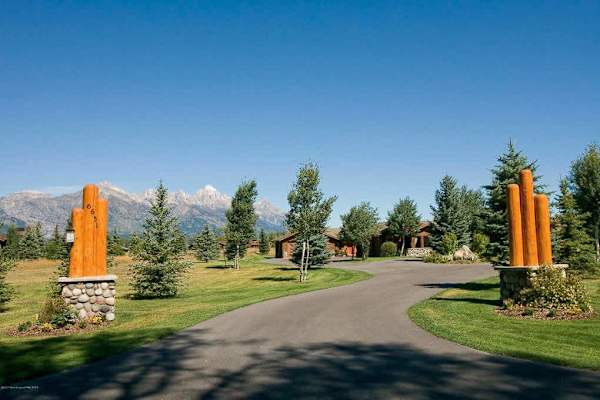 Abode at Sage Springs, Teton views, guest house, chef's kitchen