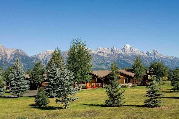 Abode at Sage Springs, Teton views, guest house, chef's kitchen