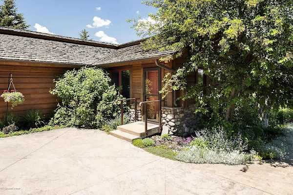 Abode at Sage Springs, Teton views, guest house, chef's kitchen