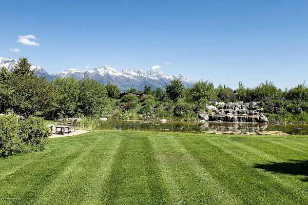 Abode at Sage Springs, Teton views, guest house, chef's kitchen