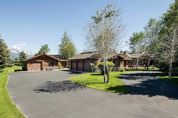 Abode at Sage Springs, Teton views, guest house, chef's kitchen