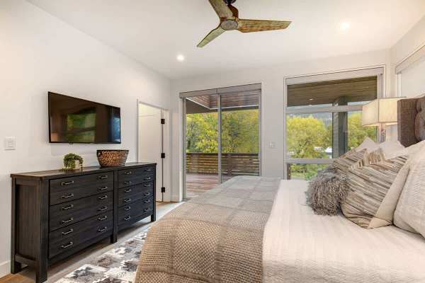 Abode at Sugar Magnolia, outdoor living, private hot tub, Jackson