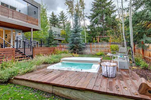 Abode at Sugar Magnolia, outdoor living, private hot tub, Jackson