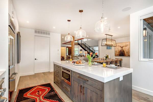 Abode at Sugar Magnolia, outdoor living, private hot tub, Jackson