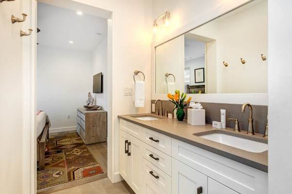 Abode at Sugar Magnolia, outdoor living, private hot tub, Jackson