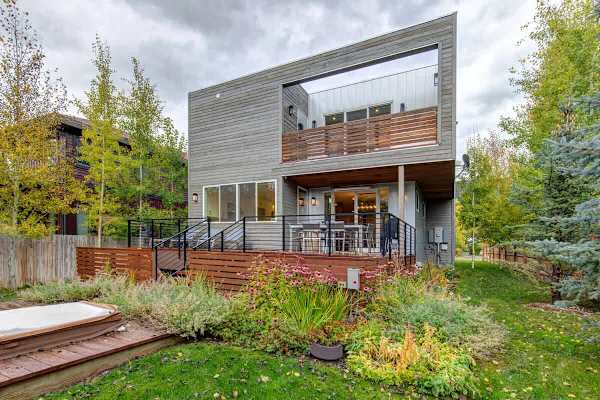Abode at Sugar Magnolia, outdoor living, private hot tub, Jackson