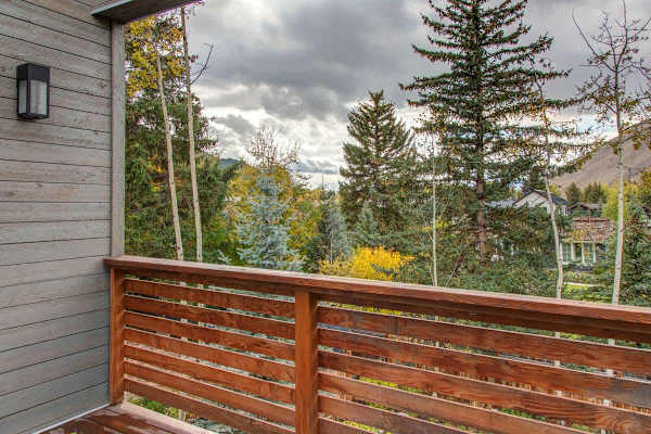 Abode at Sugar Magnolia, outdoor living, private hot tub, Jackson