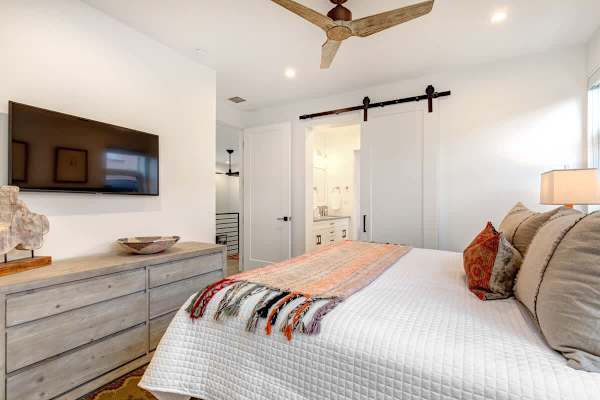 Abode at Sugar Magnolia, outdoor living, private hot tub, Jackson