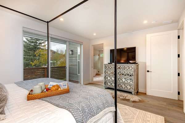 Abode at Sugar Magnolia, outdoor living, private hot tub, Jackson