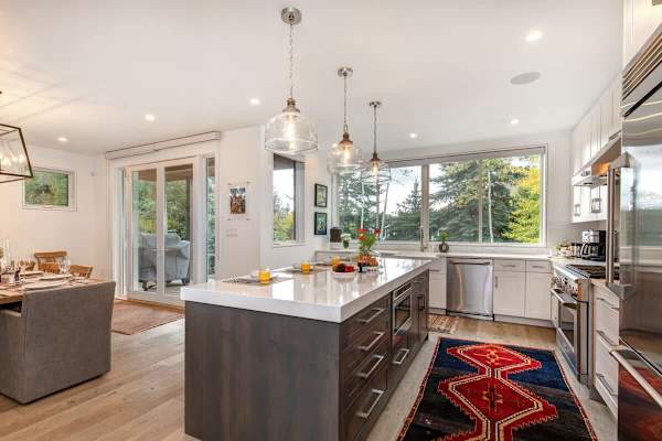 Abode at Sugar Magnolia, outdoor living, private hot tub, Jackson