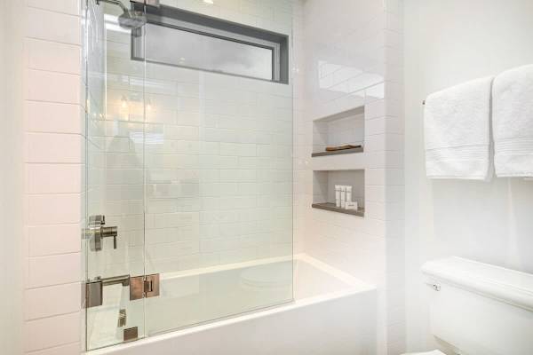 Abode at Sugar Magnolia, outdoor living, private hot tub, Jackson