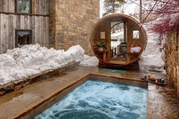 Abode on the Big Trail, ski in/ski out, hot tub & pool