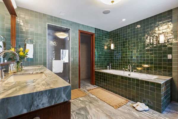 Abode on the Big Trail, ski in/ski out, hot tub & pool
