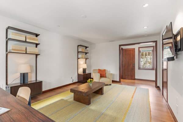 Abode on the Big Trail, ski in/ski out, hot tub & pool