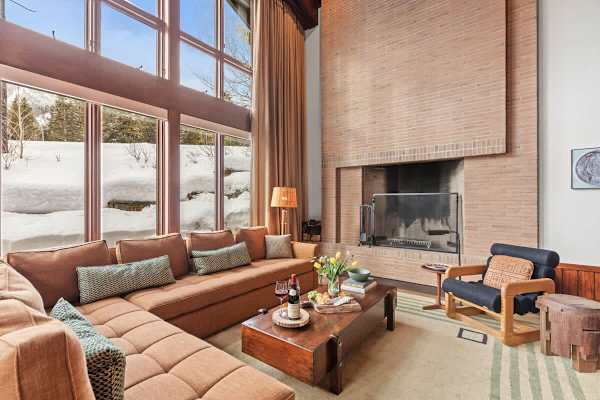 Abode on the Big Trail, ski in/ski out, hot tub & pool