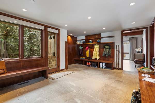 Abode on the Big Trail, ski in/ski out, hot tub & pool