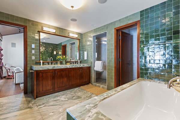Abode on the Big Trail, ski in/ski out, hot tub & pool