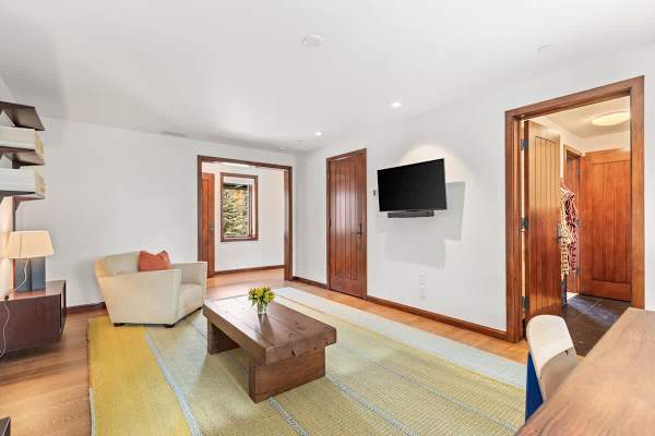 Abode on the Big Trail, ski in/ski out, hot tub & pool