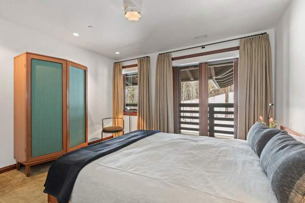 Abode on the Big Trail, ski in/ski out, hot tub & pool