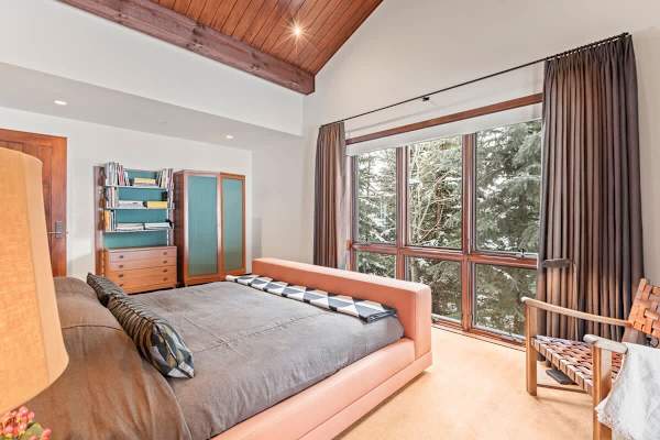Abode on the Big Trail, ski in/ski out, hot tub & pool
