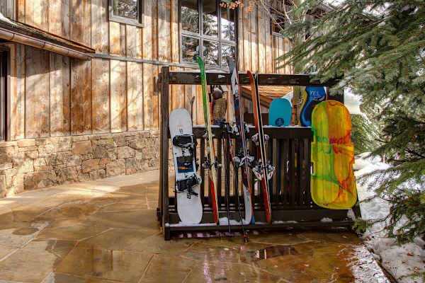 Abode on the Big Trail, ski in/ski out, hot tub & pool