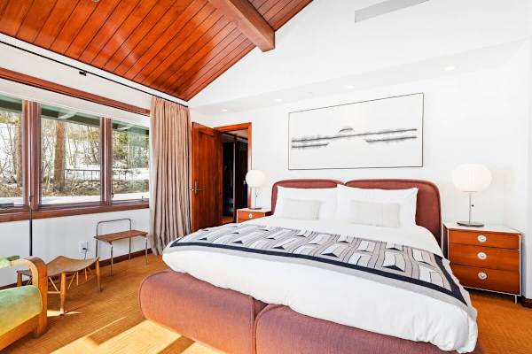 Abode on the Big Trail, ski in/ski out, hot tub & pool