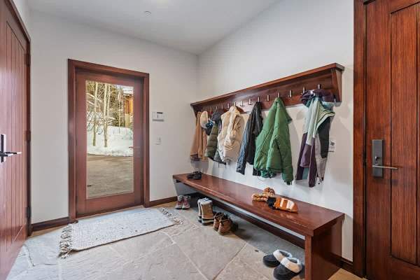 Abode on the Big Trail, ski in/ski out, hot tub & pool