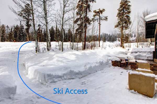 Abode on the Big Trail, ski in/ski out, hot tub & pool