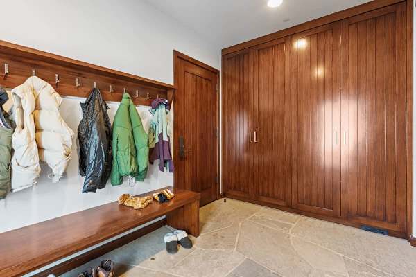 Abode on the Big Trail, ski in/ski out, hot tub & pool