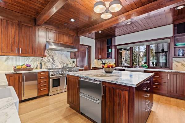 Abode on the Big Trail, ski in/ski out, hot tub & pool