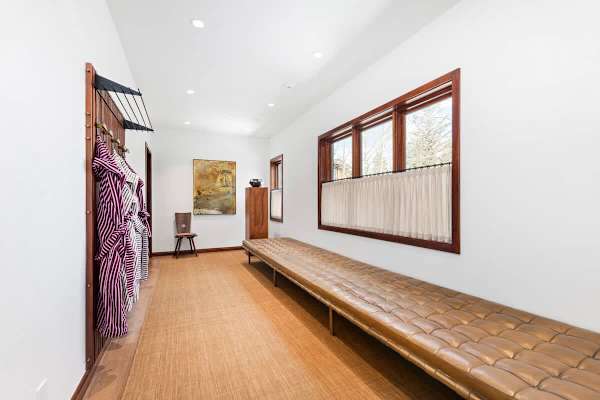 Abode on the Big Trail, ski in/ski out, hot tub & pool