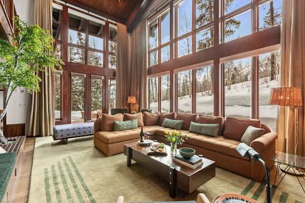 Abode on the Big Trail, ski in/ski out, hot tub & pool