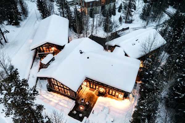 Abode on the Big Trail, ski in/ski out, hot tub & pool