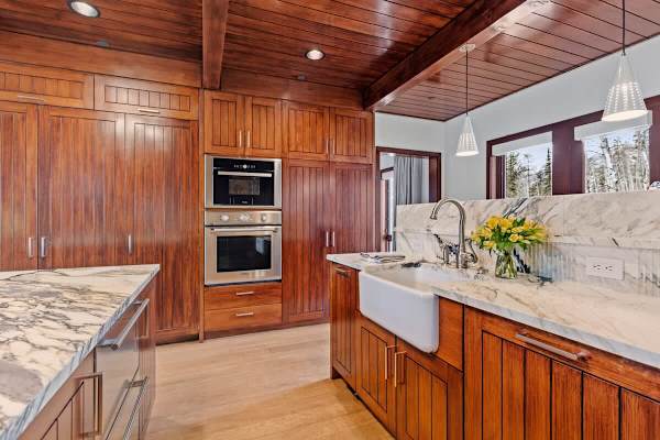 Abode on the Big Trail, ski in/ski out, hot tub & pool