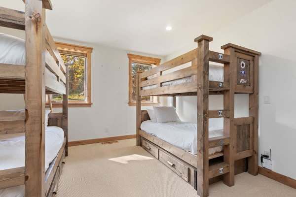 Abode at Mountain Haven, ski-in/out, Teton Village, private hot tub
