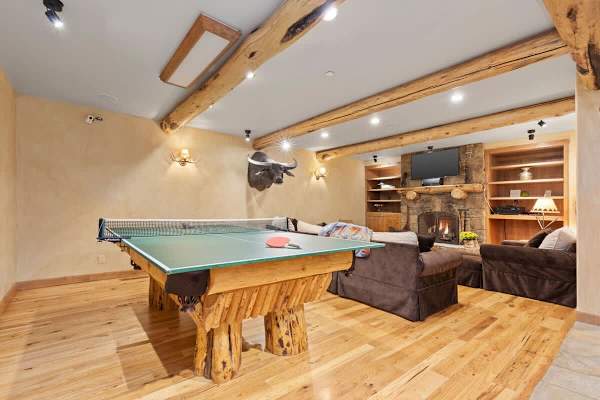 Abode at Mountain Haven, ski-in/out, Teton Village, private hot tub