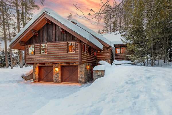 Abode at Mountain Haven, ski-in/out, Teton Village, private hot tub