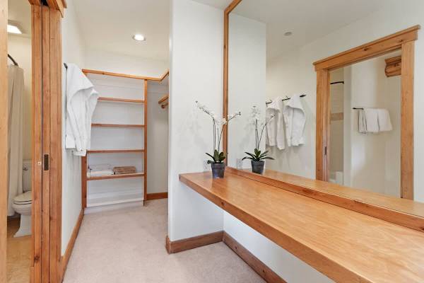 Abode at Mountain Haven, ski-in/out, Teton Village, private hot tub