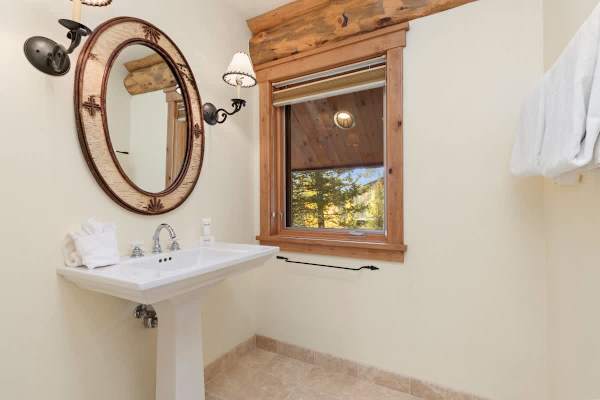 Abode at Mountain Haven, ski-in/out, Teton Village, private hot tub